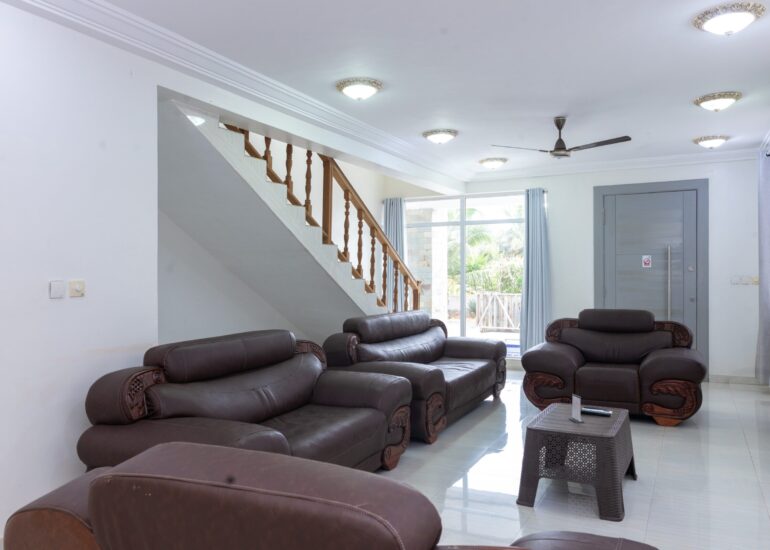 Silver House 2 Extra